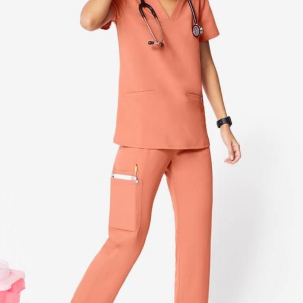Figs Short Sleeve Scrub Top in Coral